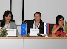 maja weiss   okrogla miza