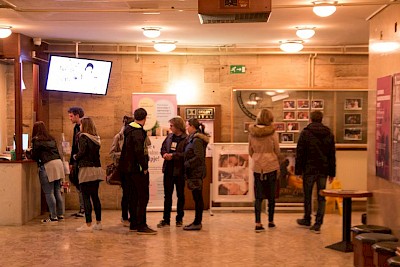 Sivi kamion napolnil Kino Črnomelj