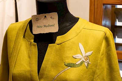 Razstava orhideje in vezenine v Semiču