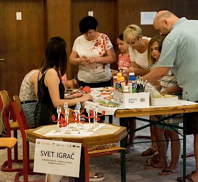 Medgeneracijski vrt: Svet igrač 4